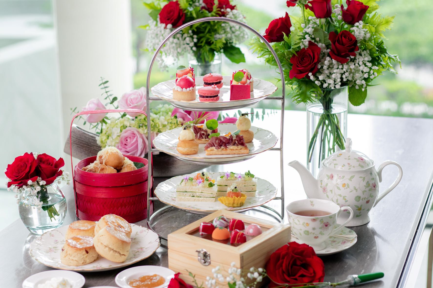 Fountain Longue at Grand Hyatt Jakarta Launches Red Afternoon Tea